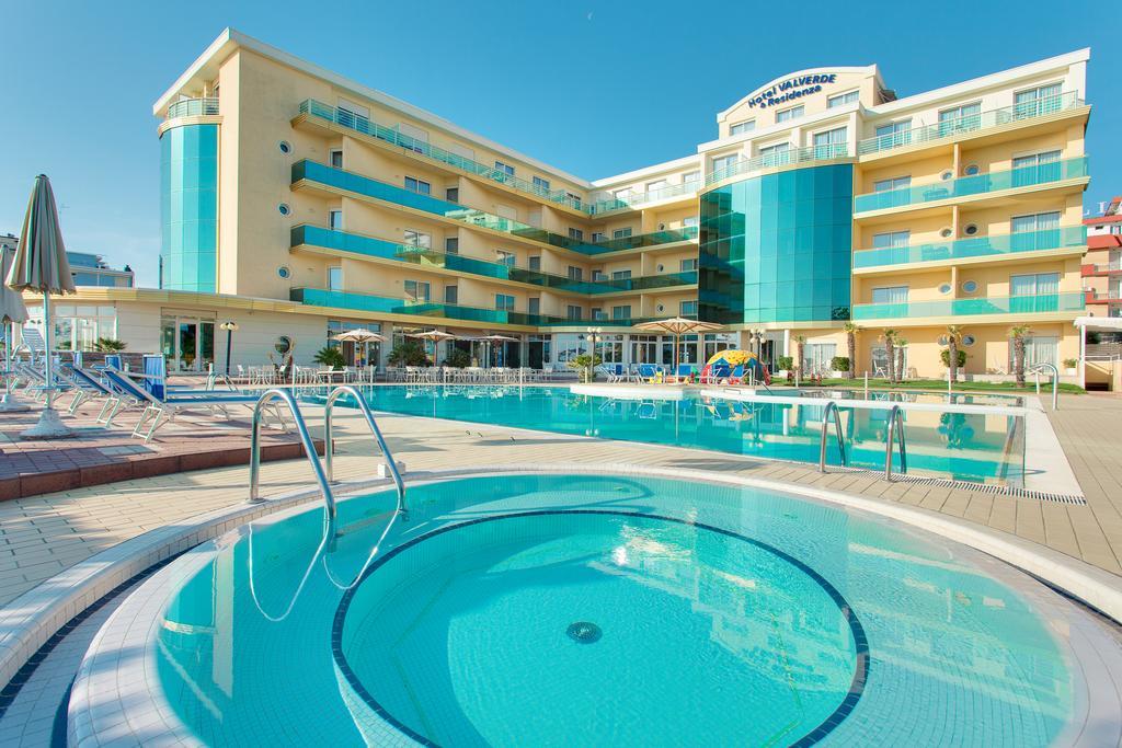 Hotel Valverde & Residenza Cesena Bagian luar foto