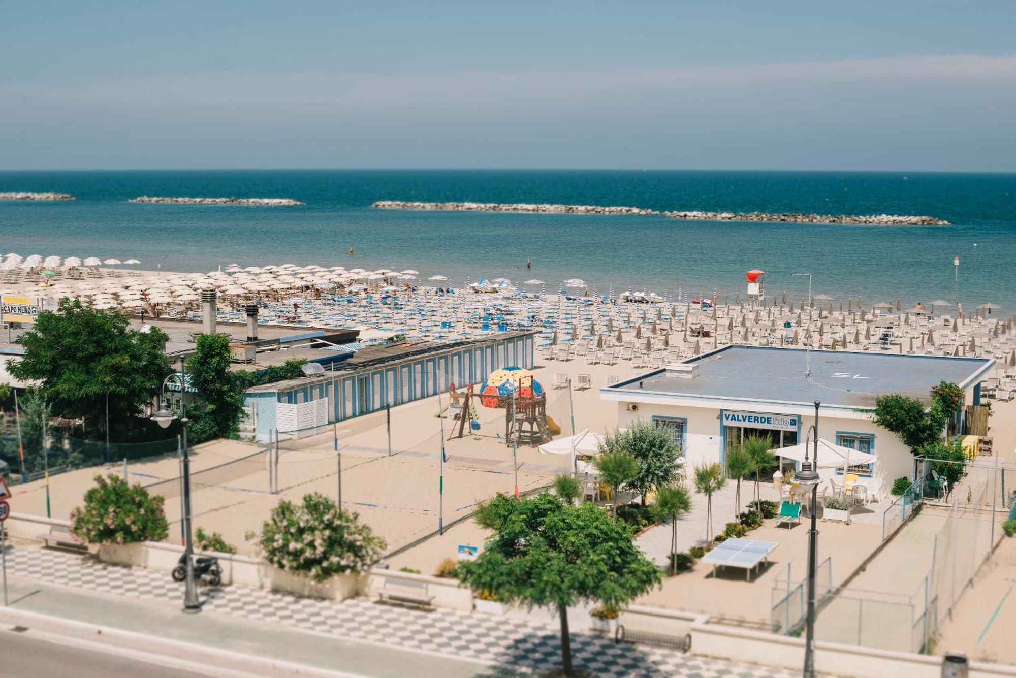 Hotel Valverde & Residenza Cesena Bagian luar foto