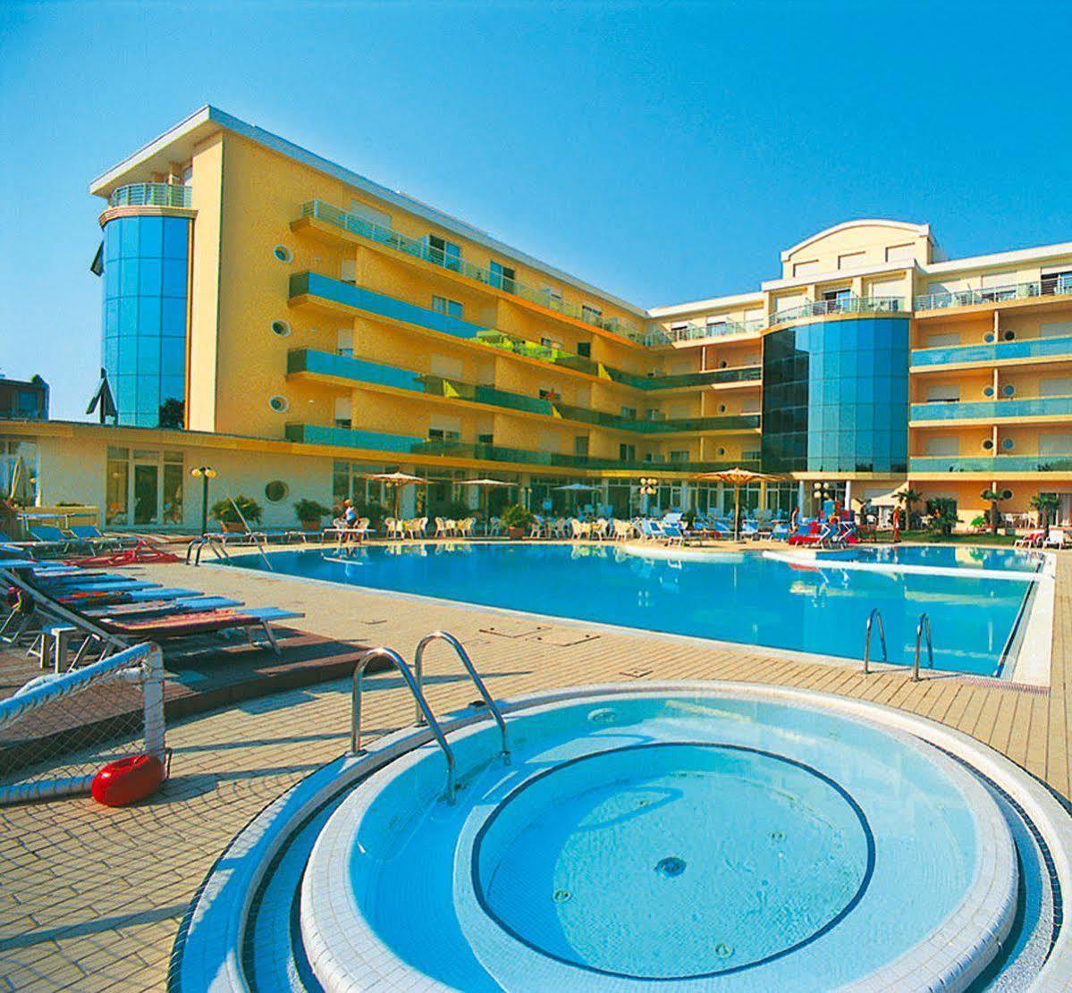 Hotel Valverde & Residenza Cesena Bagian luar foto