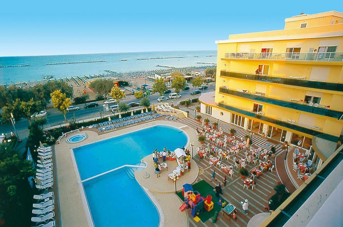 Hotel Valverde & Residenza Cesena Bagian luar foto